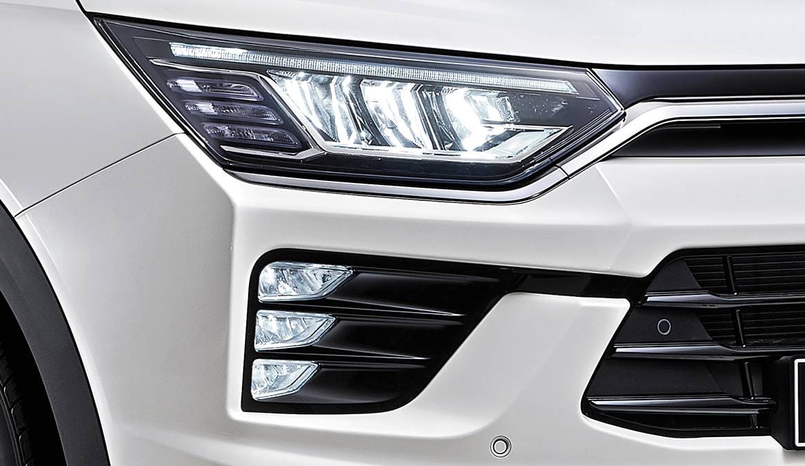 KGM Korando. Faros antiniebla delanteros verticales.
