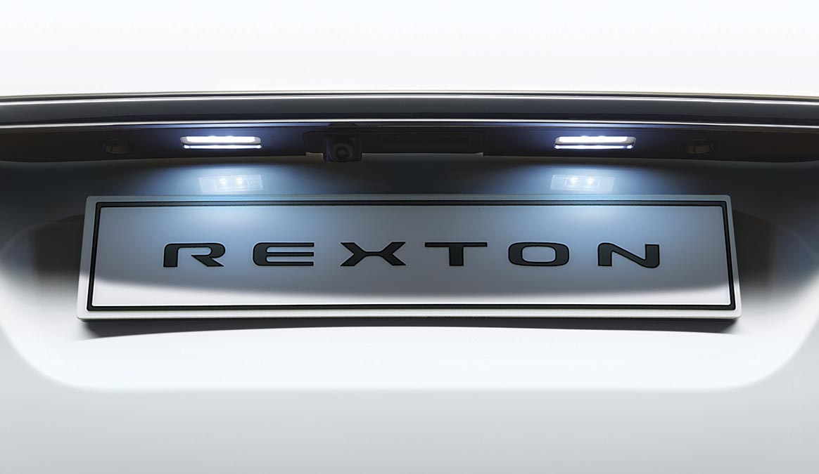 LLave inteligente del Rexton de KGM, control del portón trasero y elevalunas.