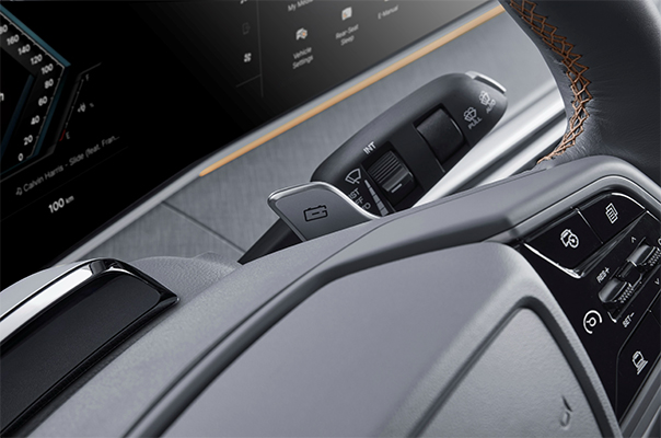 El volante del Nuevo Musso de KGM te proporciona control y comodidad total.